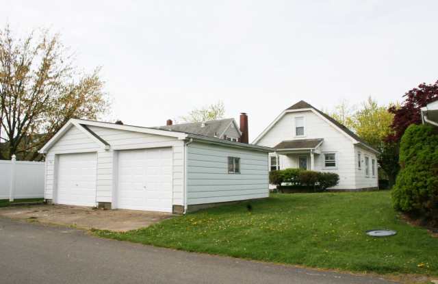 Beautifully Renovated 3 Bedroom Home in Marland Heights, Weirton! Gallery 3
