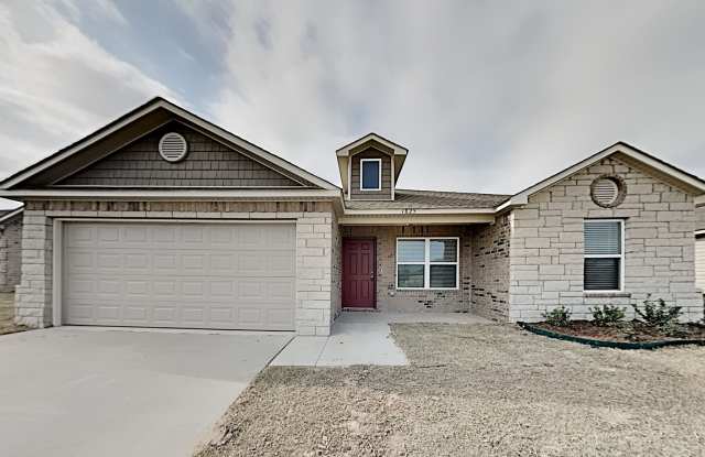 Very Nice 3 Bedroom 2 Bath Home in El Reno Schools photos photos
