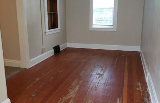 88 Magnolia Ave W Gallery 4