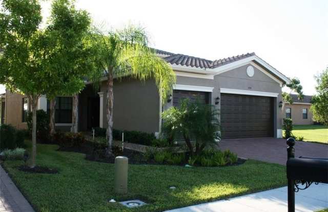 3296 Pacific Dr photos photos