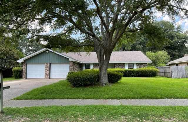 Charming 3-Bedroom Home in Fort Bayou Estates – Golf Cart Distance to Downtown Ocean Springs! photos photos