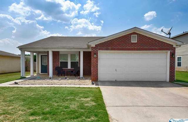 FOUR BEDROOM/TWO BATH BRICK HOME - FENCED YARD - 102 Bumper Crop Lane Northwest, Huntsville, AL 35757