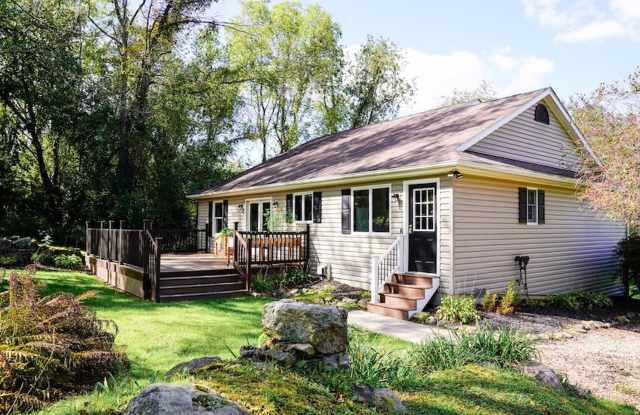 BELLVILLE - 4 Bedroom, 3 Bath Home, Move-In Ready! Gallery 2
