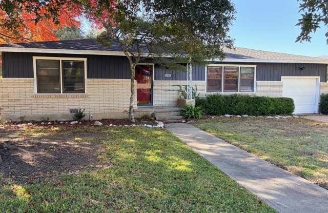 2218 Rosewood Drive photos photos