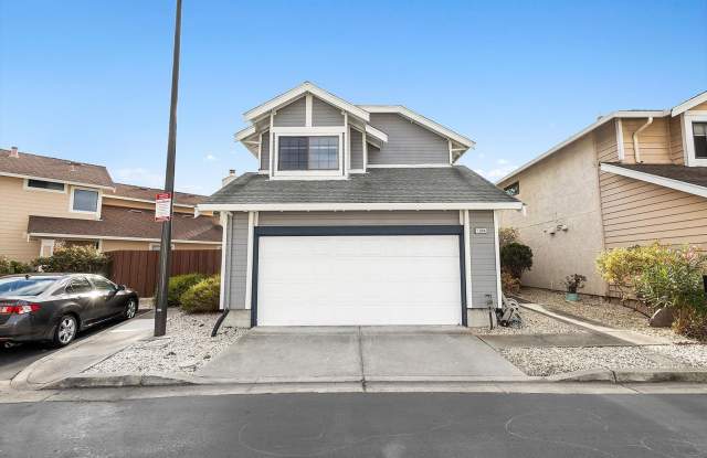 1304 Pyne Lane  - 3 bedroom | 2.5 bath | Single family home Gallery 1