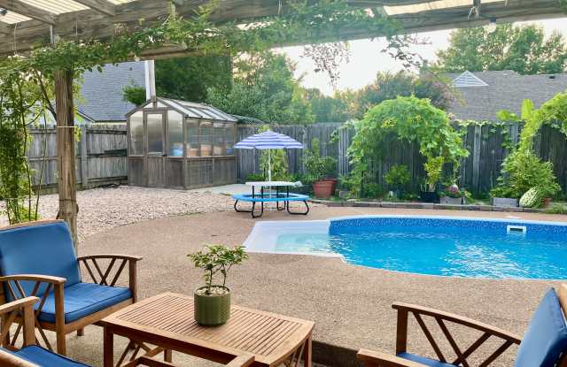 9760 Kingsridge Drive Gallery 1