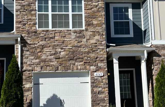 **Move in Special: $300 Off First Month's Rent**Beautiful 3 Bedroom, 2.5 Bath Townhome in Smyrna - 4145 Grapevine Loop, Smyrna, TN 37167