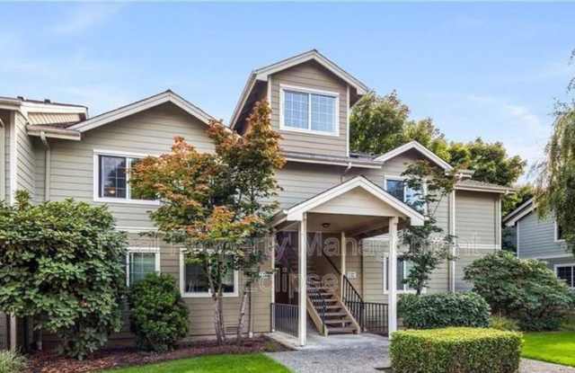 755 5th Ave NW - 755 5th Avenue Northwest, Issaquah, WA 98027