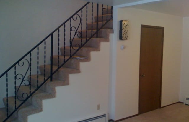 South Anchorage Beautiful two story 2bedroom Gallery 4