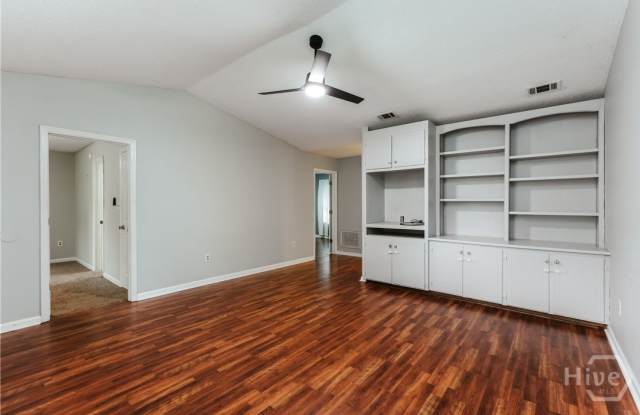 180 Oak Drive Gallery 4