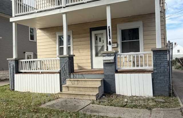 3514 Behrwald Avenue - Upstairs Gallery 1