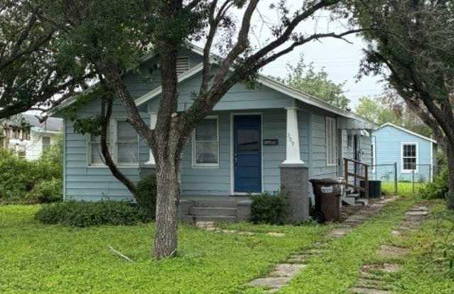 309 E Hoffman Avenue Gallery 2