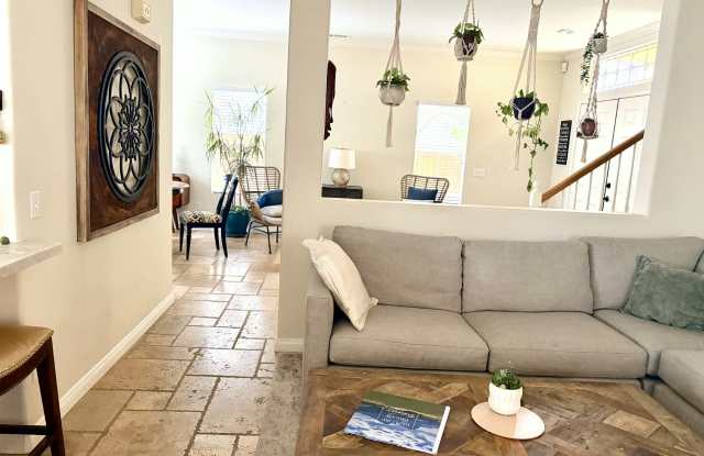 545 Sonoma Street Gallery 4