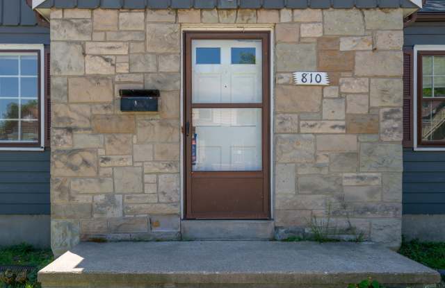 810 Sylvan Gallery 3