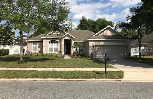 202 W BLUE WATER EDGE DRIVE - 202 West Blue Water Edge Drive, Eustis, FL 32736