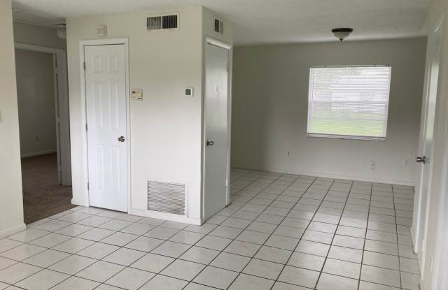 4 bed/1.5 bath Home For Rent in Malibu Grove/Carver Shores Gallery 4