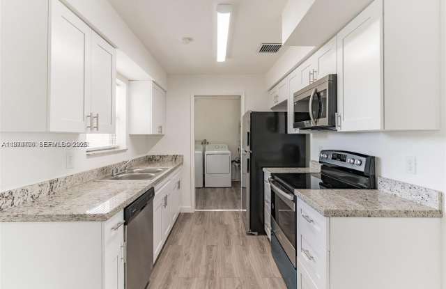 650 SW 29th Ave photos photos