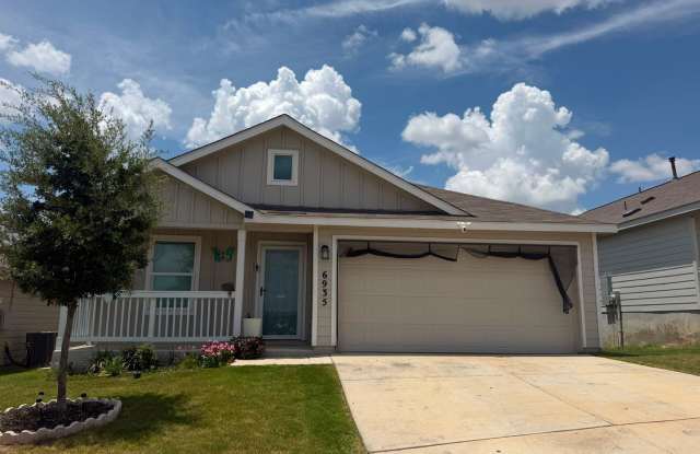 Modern Comfort Meets Convenient Living in San Antonio photos photos Modern Comfort Meets Convenient Living in San Antonio photos photos