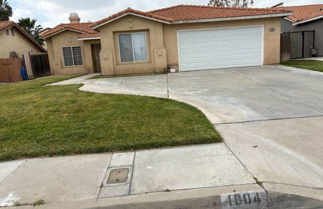 Spacious 4 Bedroom Home with 2-Car Garage photos photos