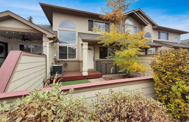 Beautifully Updated Townhome in a Prime Location 2 bed 2 Bath for Rent photos photos Beautifully Updated Townhome in a Prime Location 2 bed 2 Bath for Rent photos photos