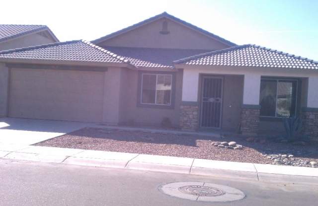 7303 W Donner Dr - 7303 West Donner Drive, Phoenix, AZ 85339