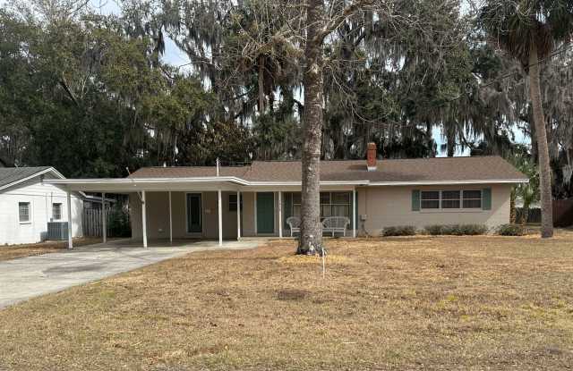 3 Bedroom 2 Bath in Leesburg - Loves Point - 1410 Spartan Avenue, Leesburg, FL 34748