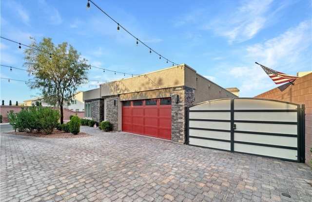 6305 Carmel Creek Avenue Gallery 4