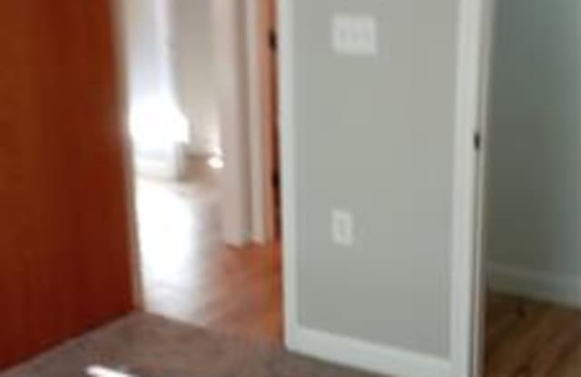 1810 Evergreen Court Gallery 4