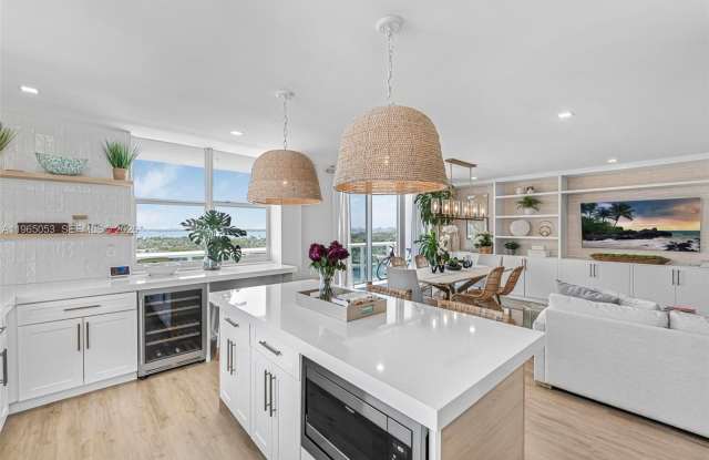 5001 Collins Ave photos photos