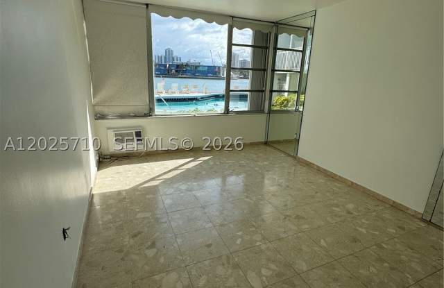 10281 E Bay Harbor Dr Gallery 3
