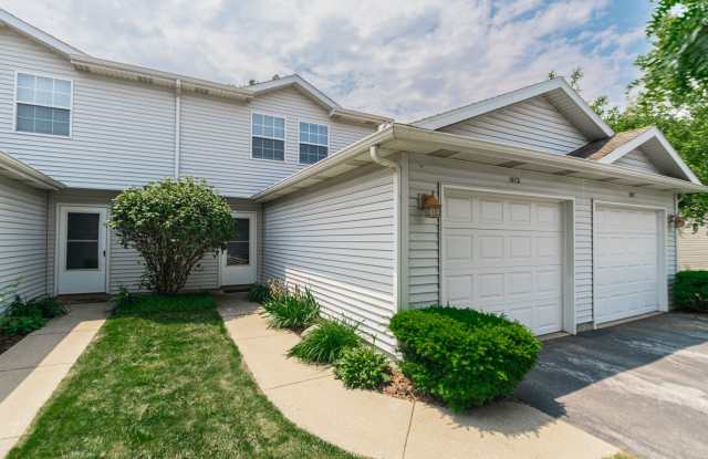 3 bedroom / 2.5 bathroom Townhome for Rent in Chesterton photos photos