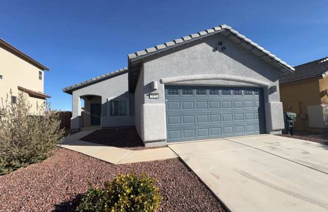 Beautiful 3-bedroom, 2-bathroom home l - 3828 Big Bend Street, Sierra Vista, AZ 85650