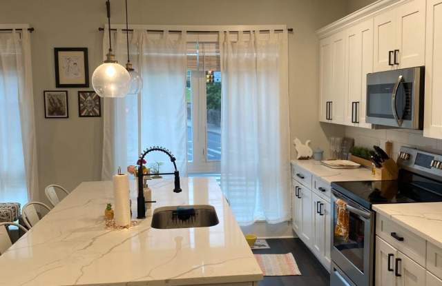 4007 RIDGE Avenue Gallery 4