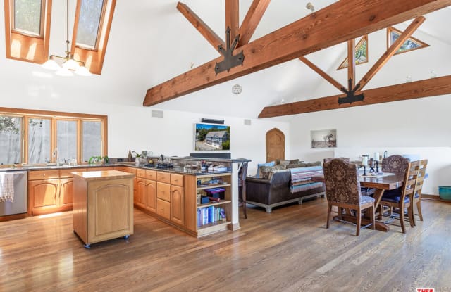 3978 Fairway Ave - 3978 Fairway Avenue, Los Angeles, CA 91604