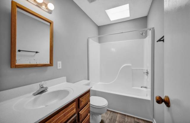 **$1195.00 AUGUST SPECIAL!!!***  Oak Ridge  Duplexes/Townhomes, White Oak Lane Kannapolis | 2br 1.5ba | 1245.00 **$1195.00 AUGUST SPECIAL!!!*** Gallery 4
