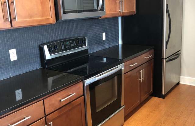 PRE-LEASE 2025/2026: Updated UT Campus dream unit!! 75% Commission Pay-Out!! - 3016 Guadalupe Street, Austin, TX 78705
