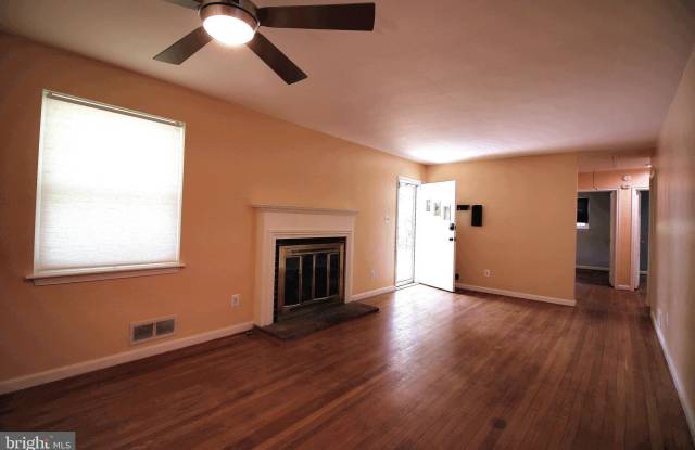 126 FALLS AVENUE Gallery 3