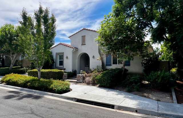 134 Laceflower – Beautiful 3 Bedroom Irvine Home – Upgraded Kitchen – 2-Car Garage – Fenced Backyard – Yard Service Included Gallery 4