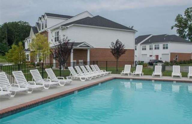 3 Bedroom Townhome in Pebble Lake Community Gallery 1