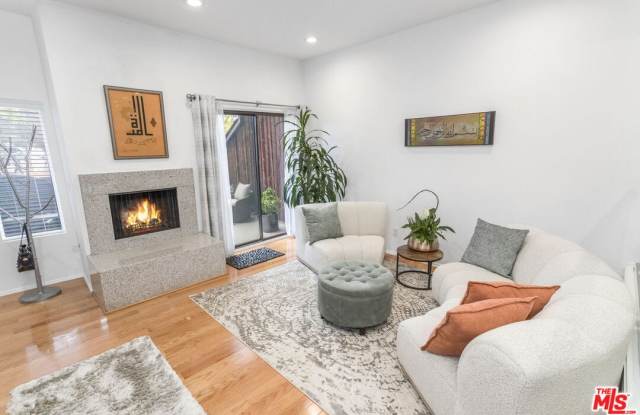 802 WASHINGTON AVE - 802 Washington Avenue, Santa Monica, CA 90403