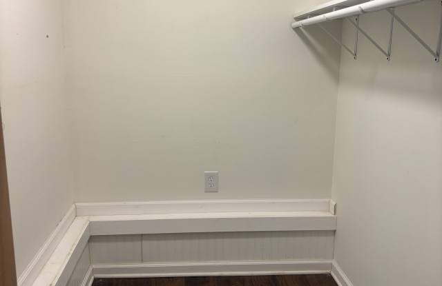 721 W Walnut St photos photos