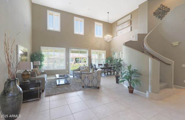 1740 W BARTLETT Way Gallery 2