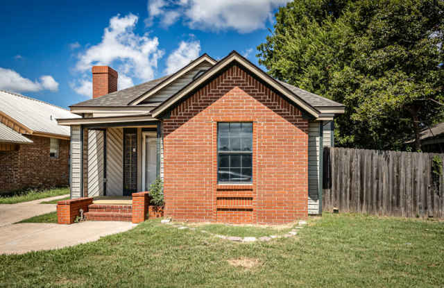 1813 Southwest B Avenue photos photos