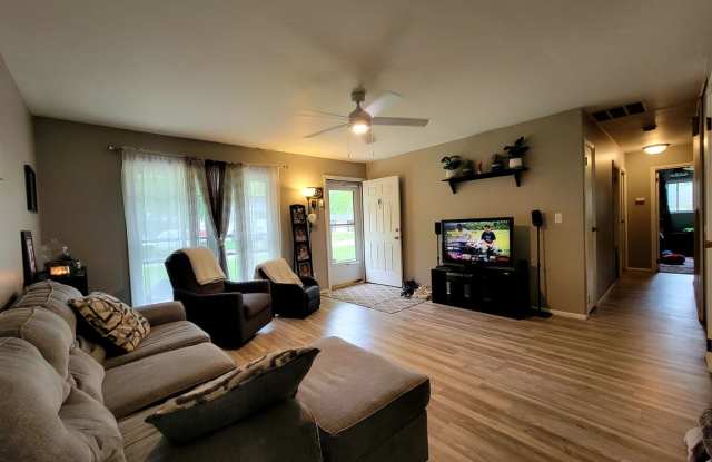 Fully-Fenced Home with Updates Throughout! Gallery 3