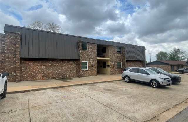 716 N Elm Street - 716 North Elm Street, Weatherford, OK 73096