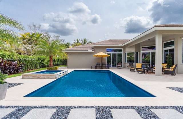 2550 Jardin Mnr photos photos