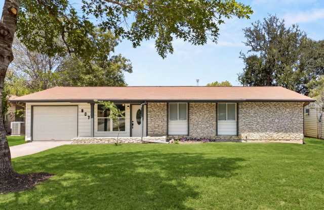 807 BOULDER DR Gallery 1