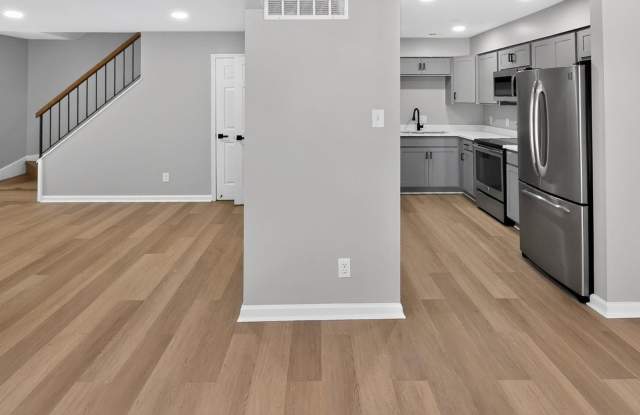 3106 BERRY Road NE Gallery 2