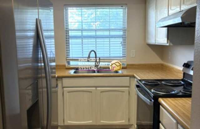 3 Bedroom Townhome in Millcreek Gallery 3