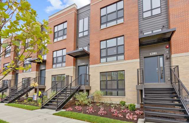 1283 Lakepointe Drive Gallery 1